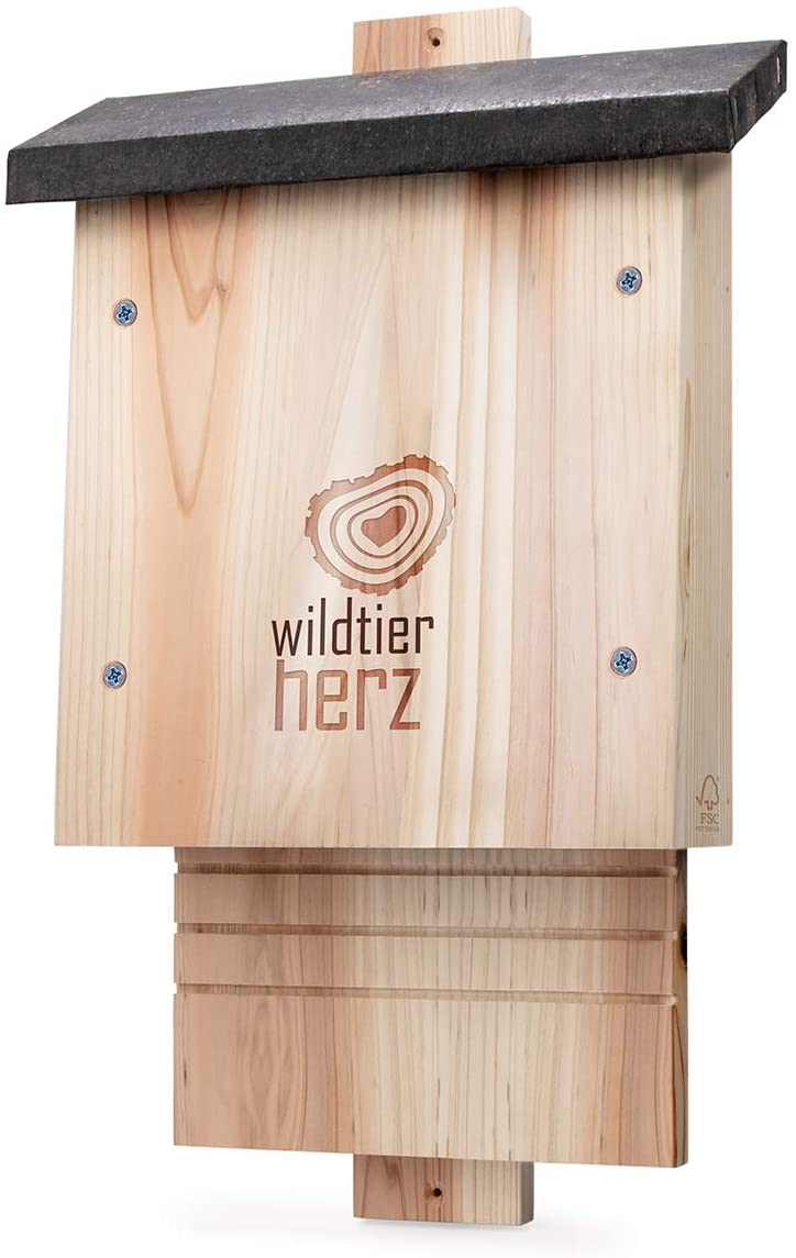 WILD ANIMAL HEART I LARGE BAT BOX ACCORDING TO NABU MADE OF FSC® SOLID WOOD - SCREWED