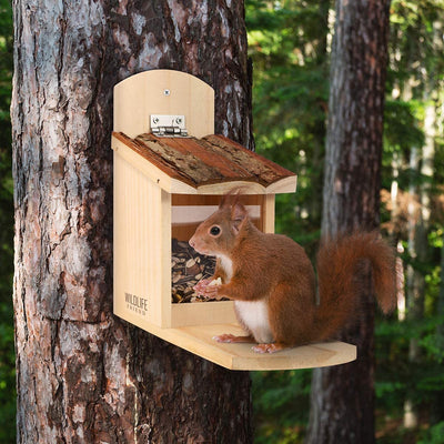 WILDLIFE FRIEND I SQUIRREL FEEDER STURDY MADE OF SOLID WOOD WITH BARK ROOF - WEATHERPROOF