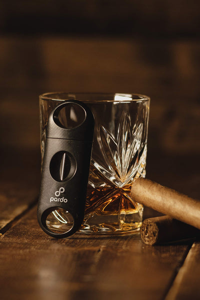 Vcut cigar cutter