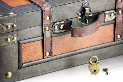 BRYNNBERG LOCKABLE TREASURE CHEST 38X27X14CM - ANTIQUE DECORATIVE CASE