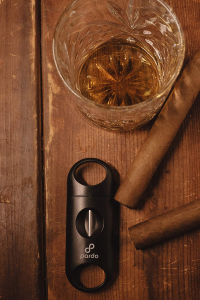 Vcut cigar cutter